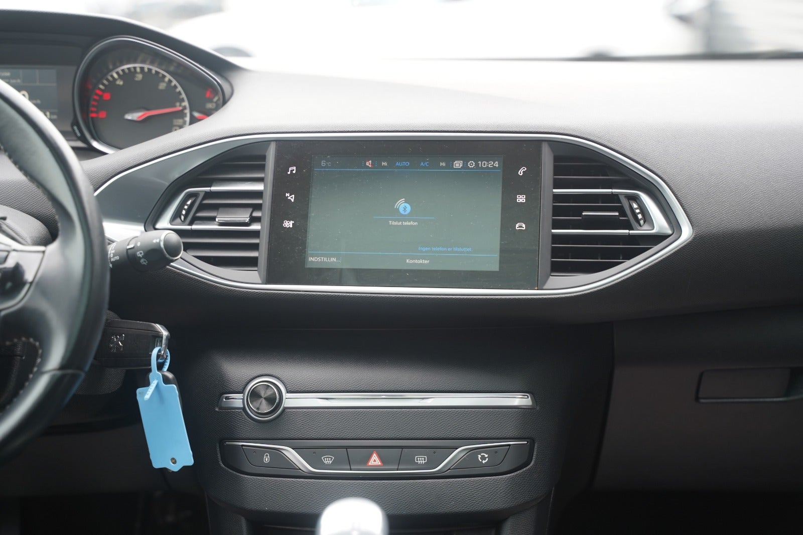 Billede af Peugeot 308 1,6 BlueHDi 120 Selection Sky SW