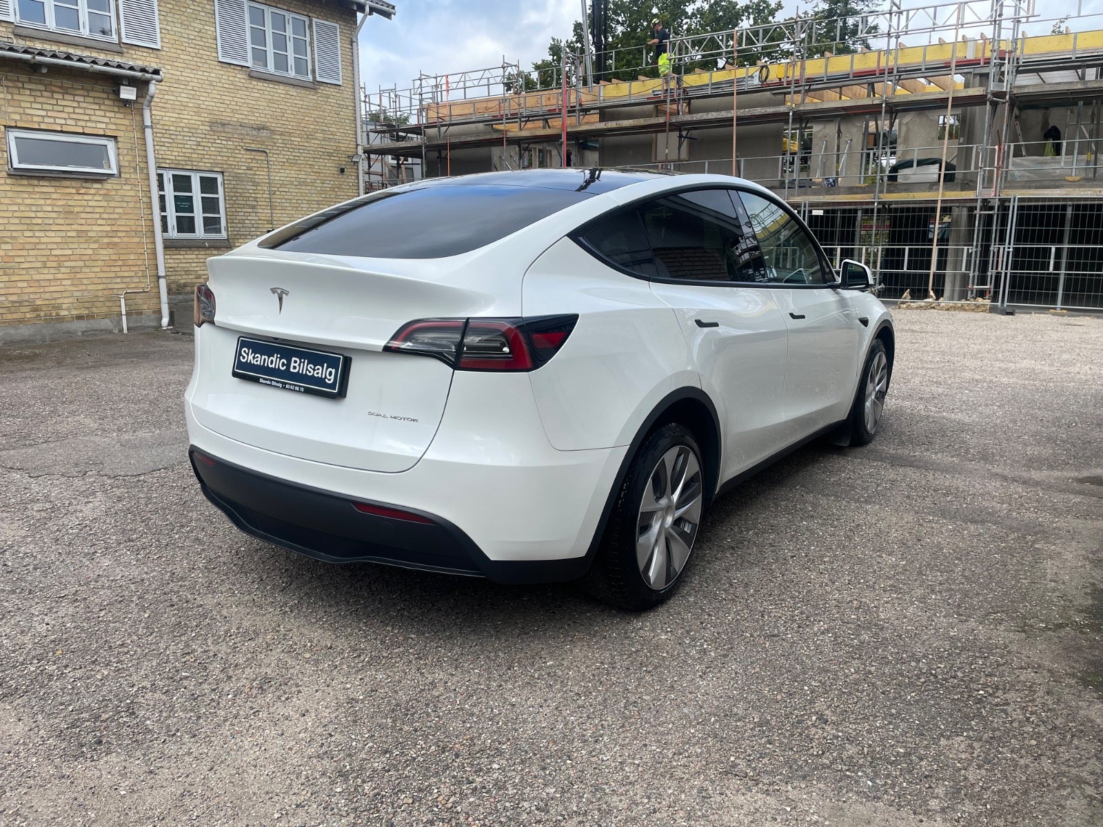 Tesla Model Y Long Range AWD