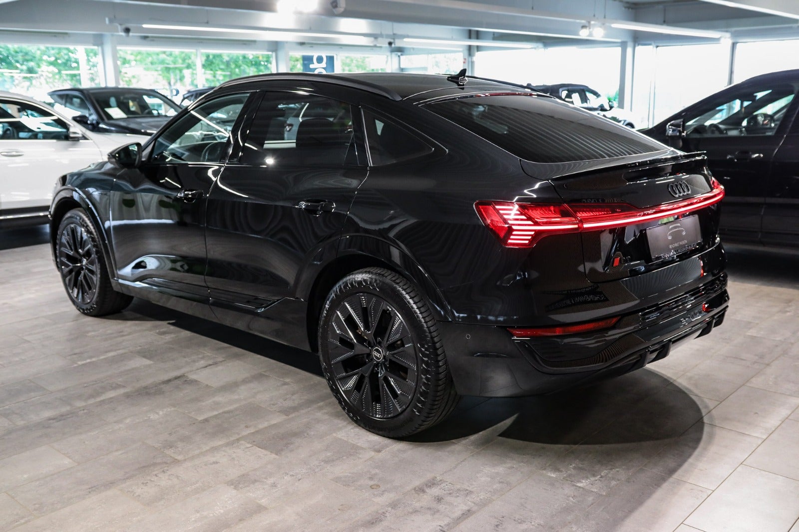 Billede af Audi Q8 e-tron 55 S-line Sportback quattro