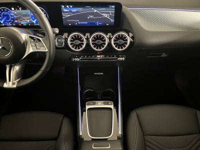 Mercedes EQA300 Progressive 4Matic Van