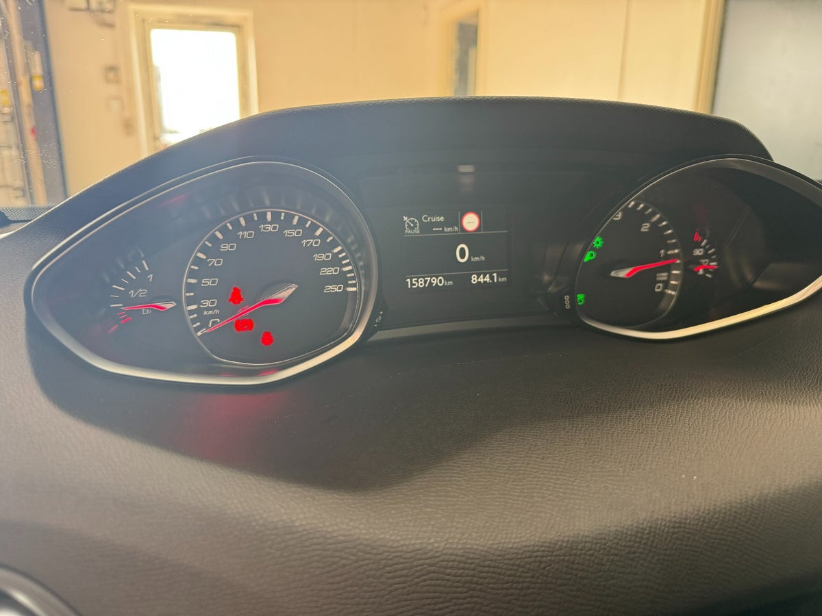 Peugeot 308 BlueHDi 120 Allure Sky