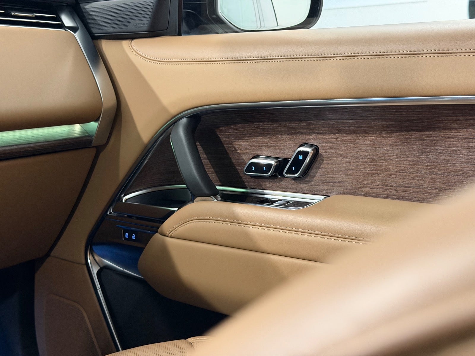 Land Rover – Range Rover