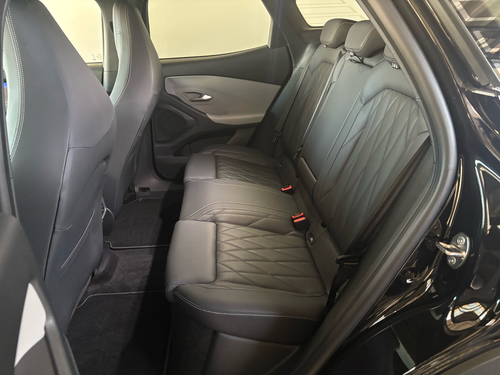 Ford Explorer Premium Extended Range