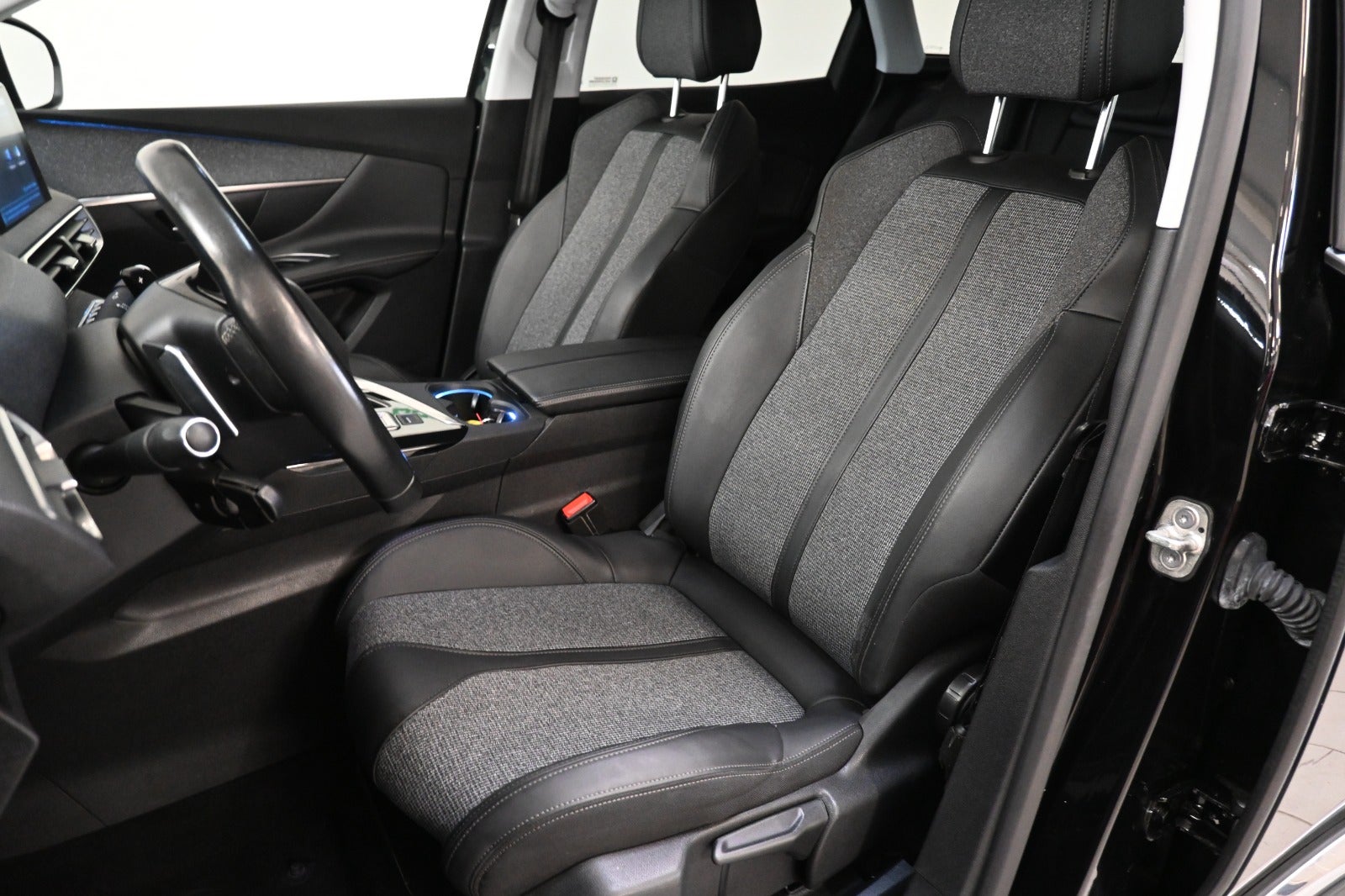 Peugeot 3008 BlueHDi 130 Allure LTD EAT8