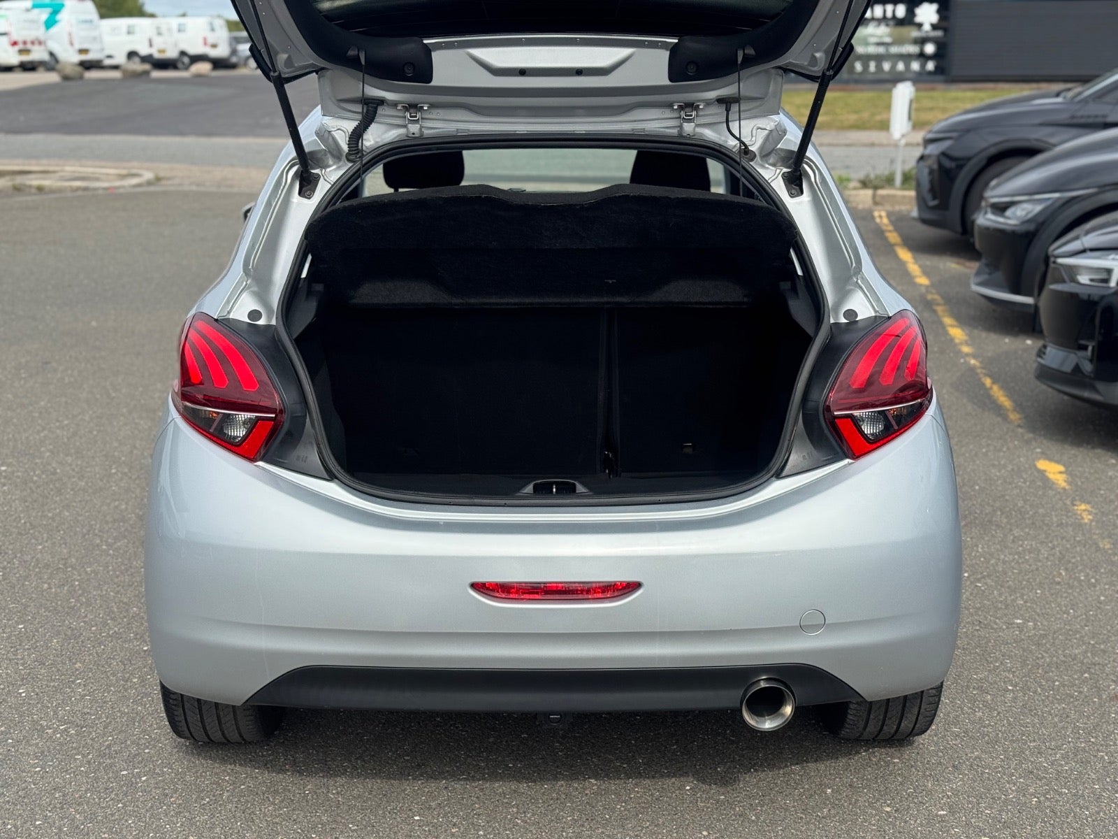 Billede af Peugeot 208 1,6 BlueHDi 100 Envy