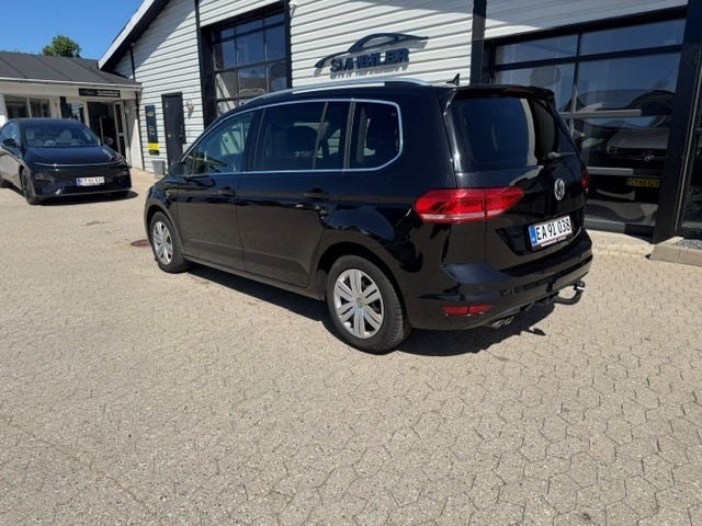 VW Touran TDi 150 Highline DSG Van