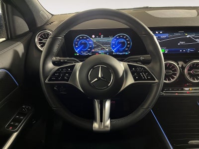 Mercedes EQA300 Progressive 4Matic Van