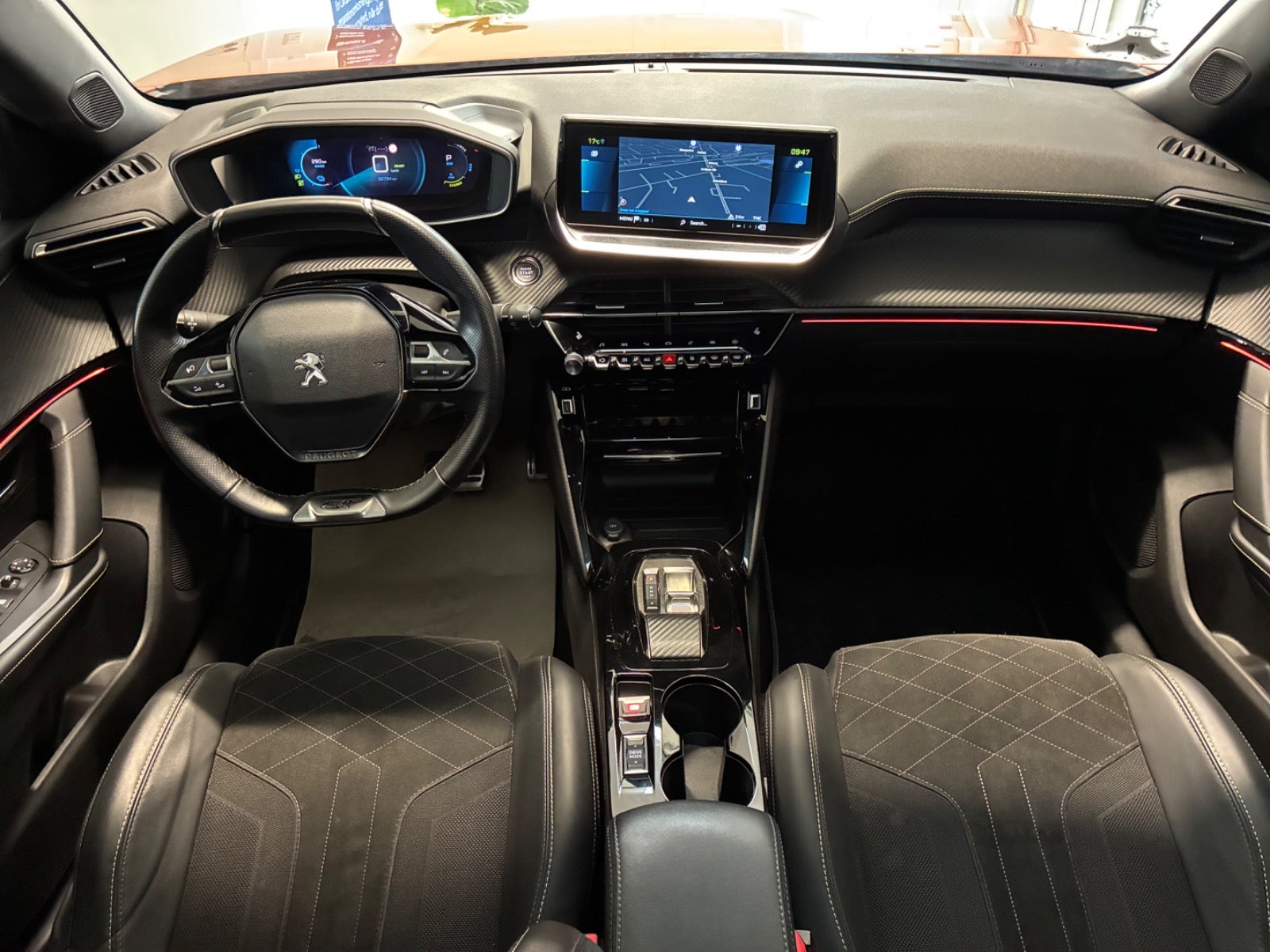 Billede af Peugeot e-2008 50 GT Sky