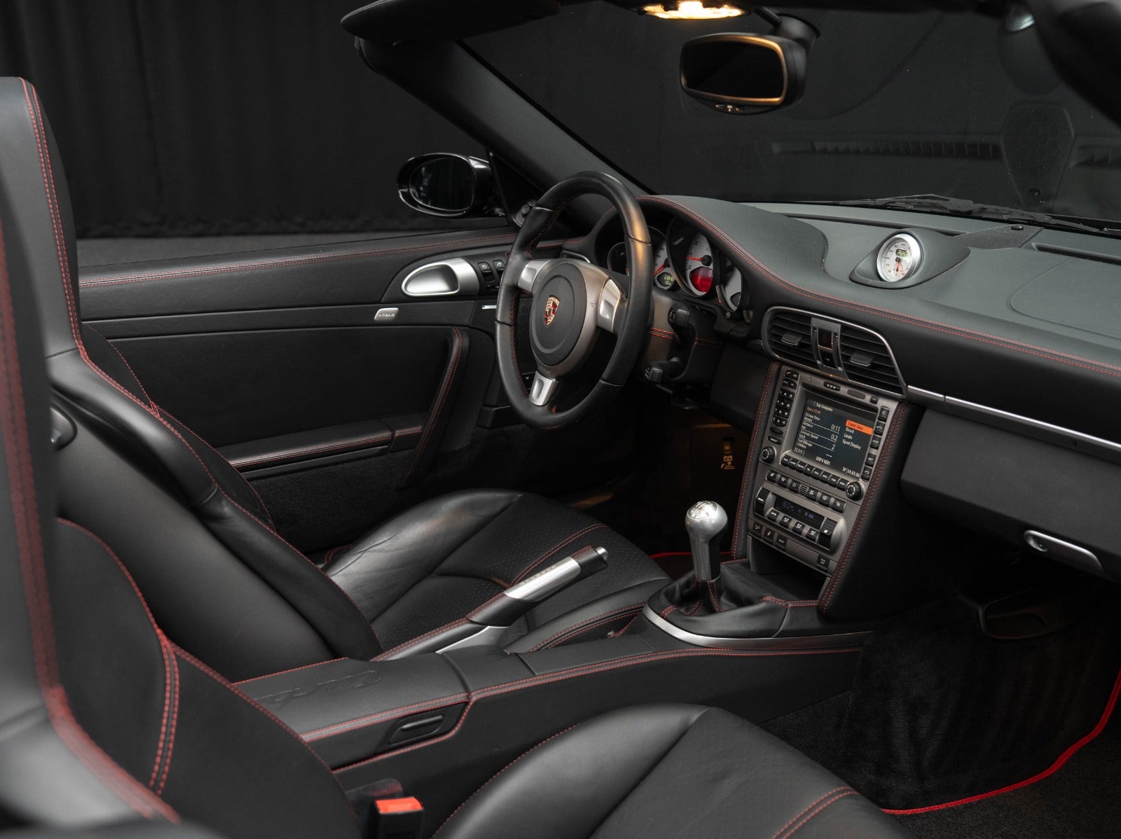 Gallery image 16 of 18