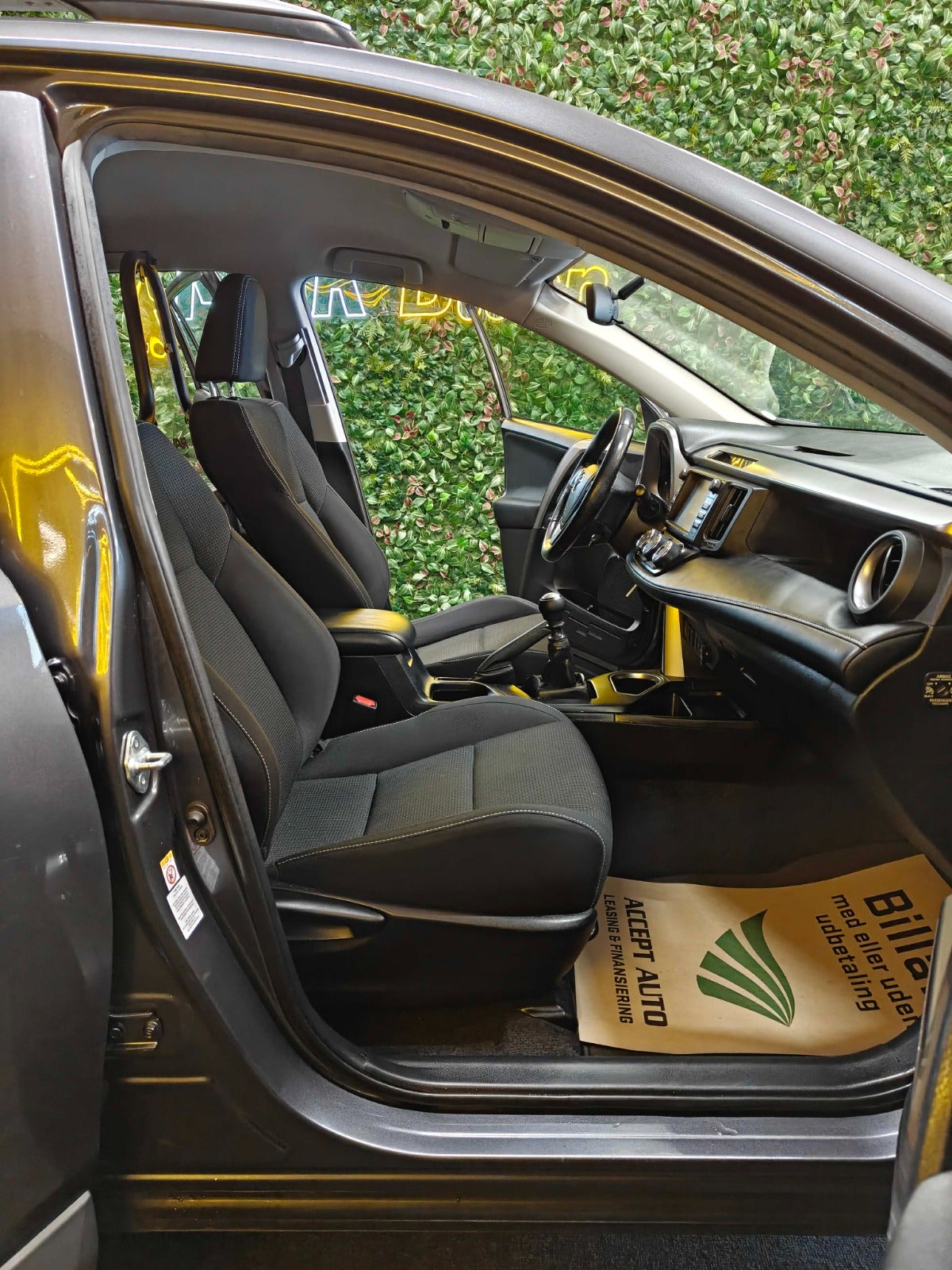 Billede af Toyota RAV4 2,0 D-4D T2+ Van