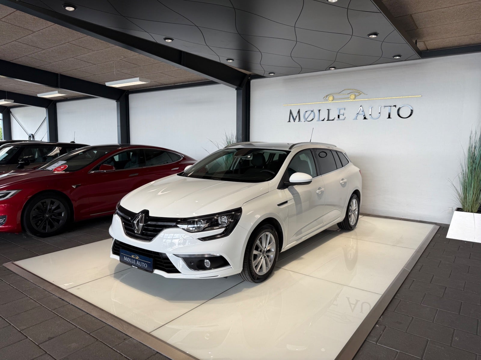 Billede af Renault Megane IV 1,2 TCe 100 Zen Sport Tourer