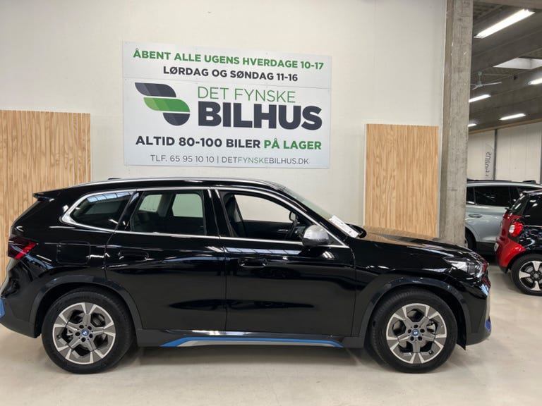 BMW iX1 xDrive30 X-Line