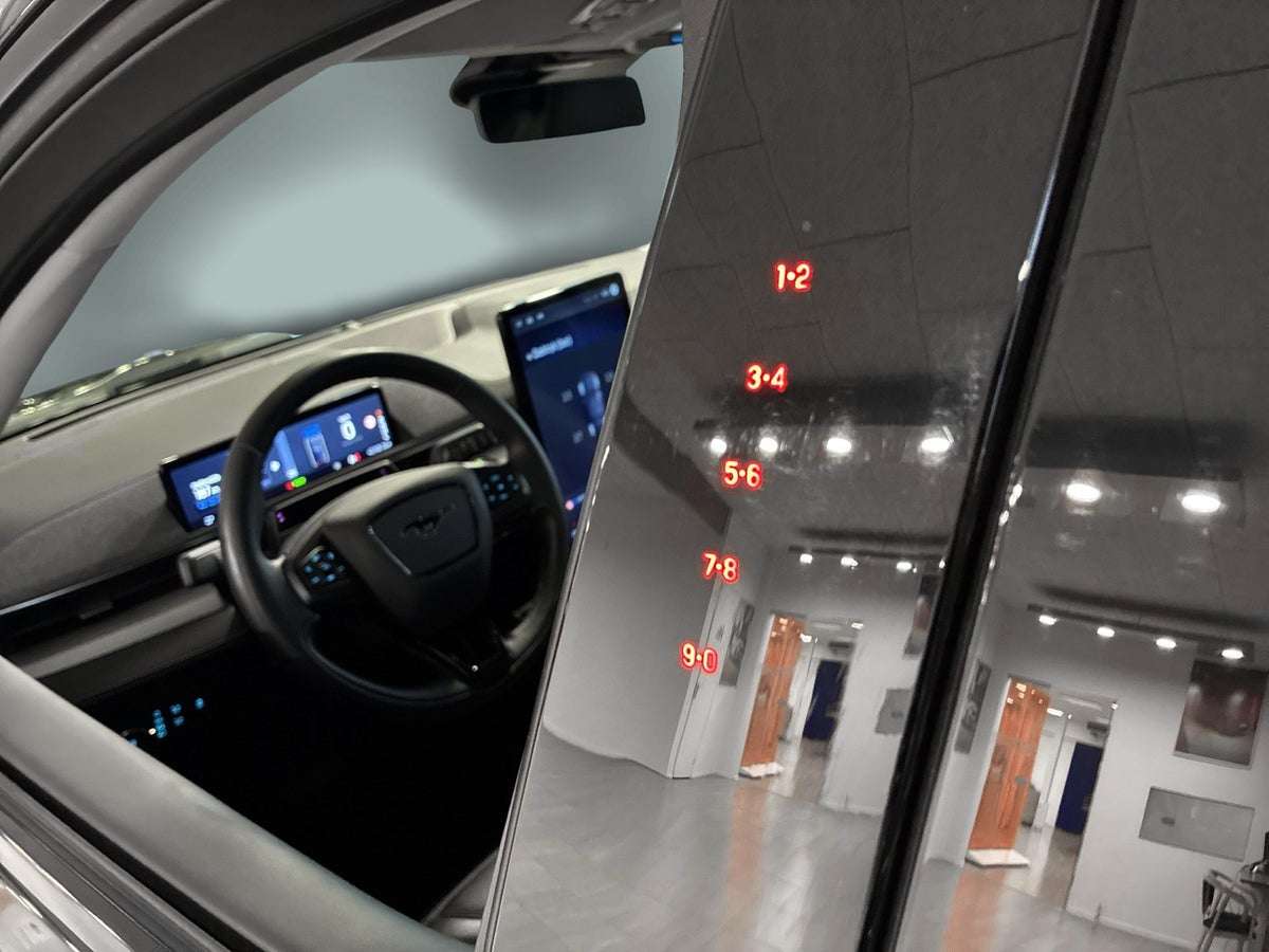 Ford Mustang Mach-E Standard Range billede 24