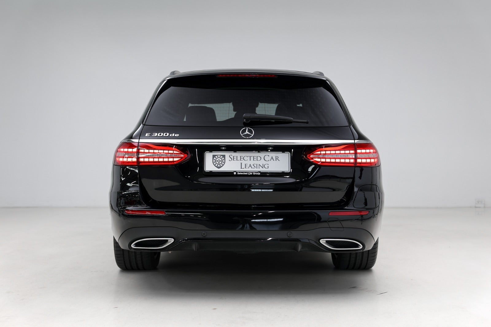 Mercedes-Benz E300 de 2,0 AMG Line stc. aut.