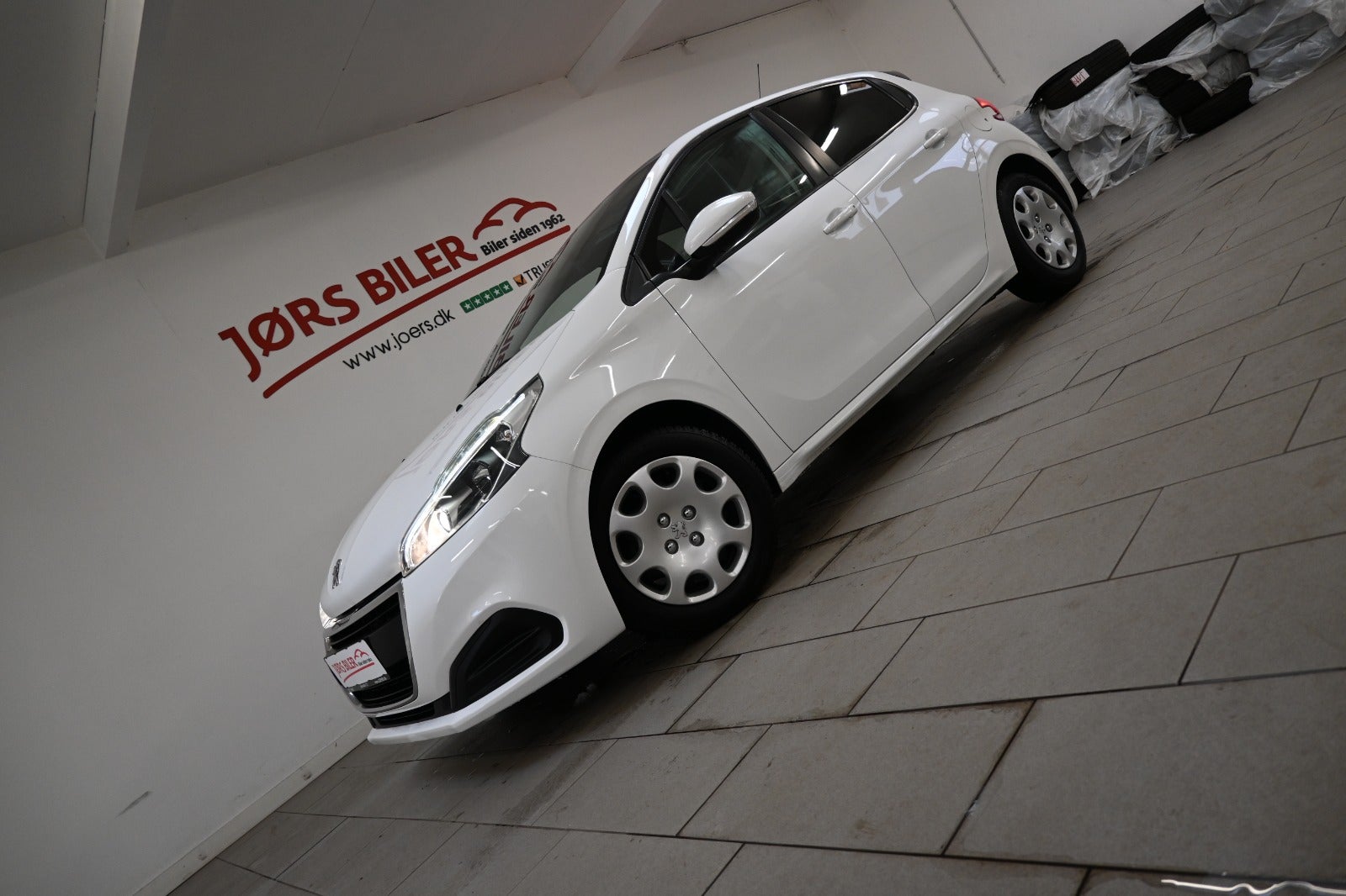 Peugeot 208 BlueHDi 100 Chili Sky