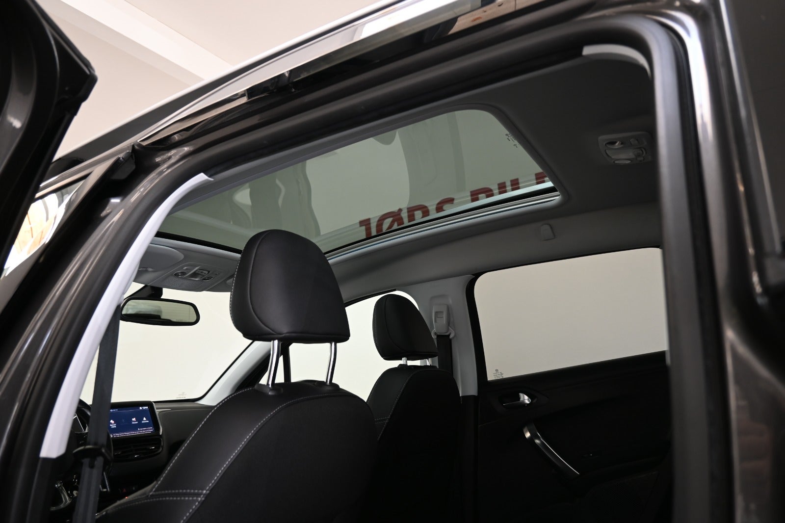 Peugeot 2008 PureTech 82 Selection Sky