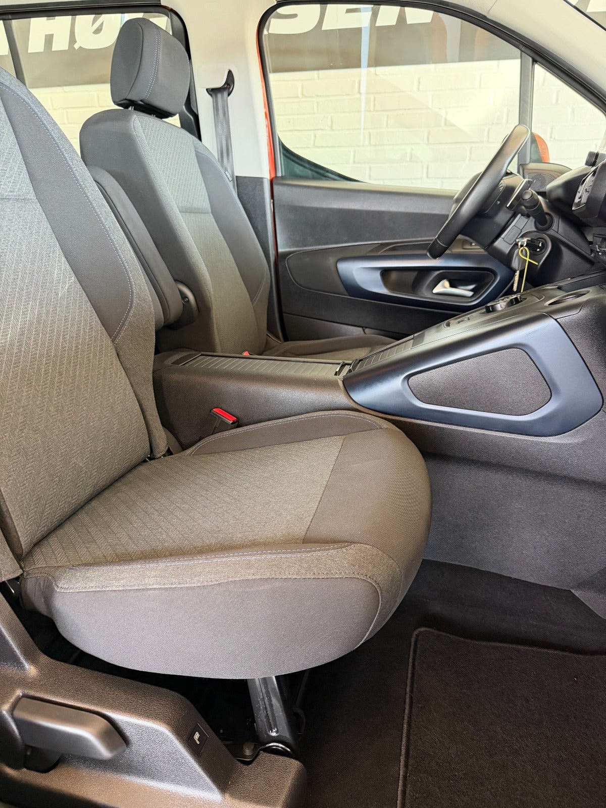 Billede af Peugeot Rifter 1,5 BlueHDi 130 L1 Allure EAT8