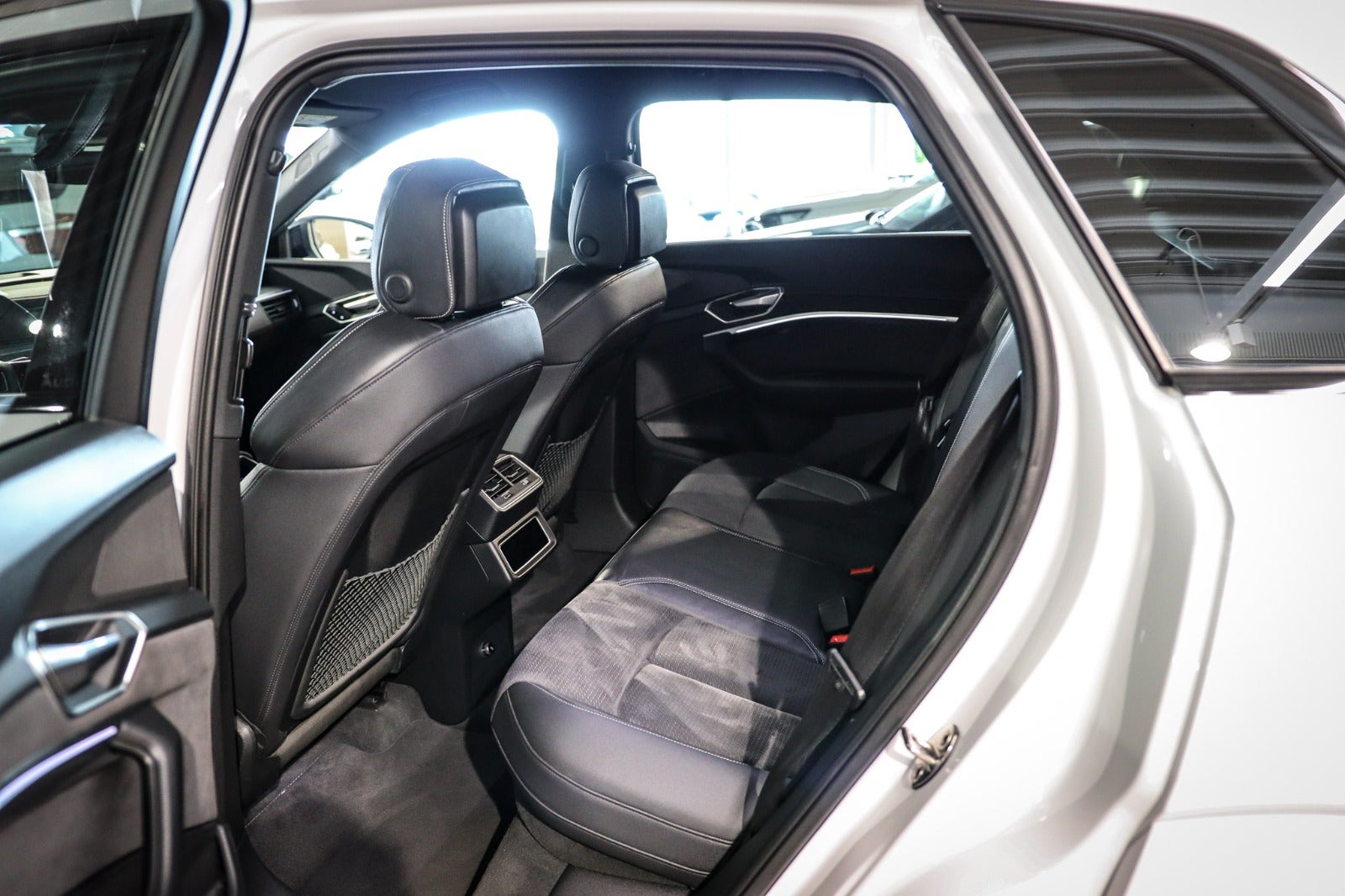 Billede af Audi Q8 e-tron 55 S-line quattro