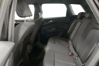 Audi Q4 e-tron - 4