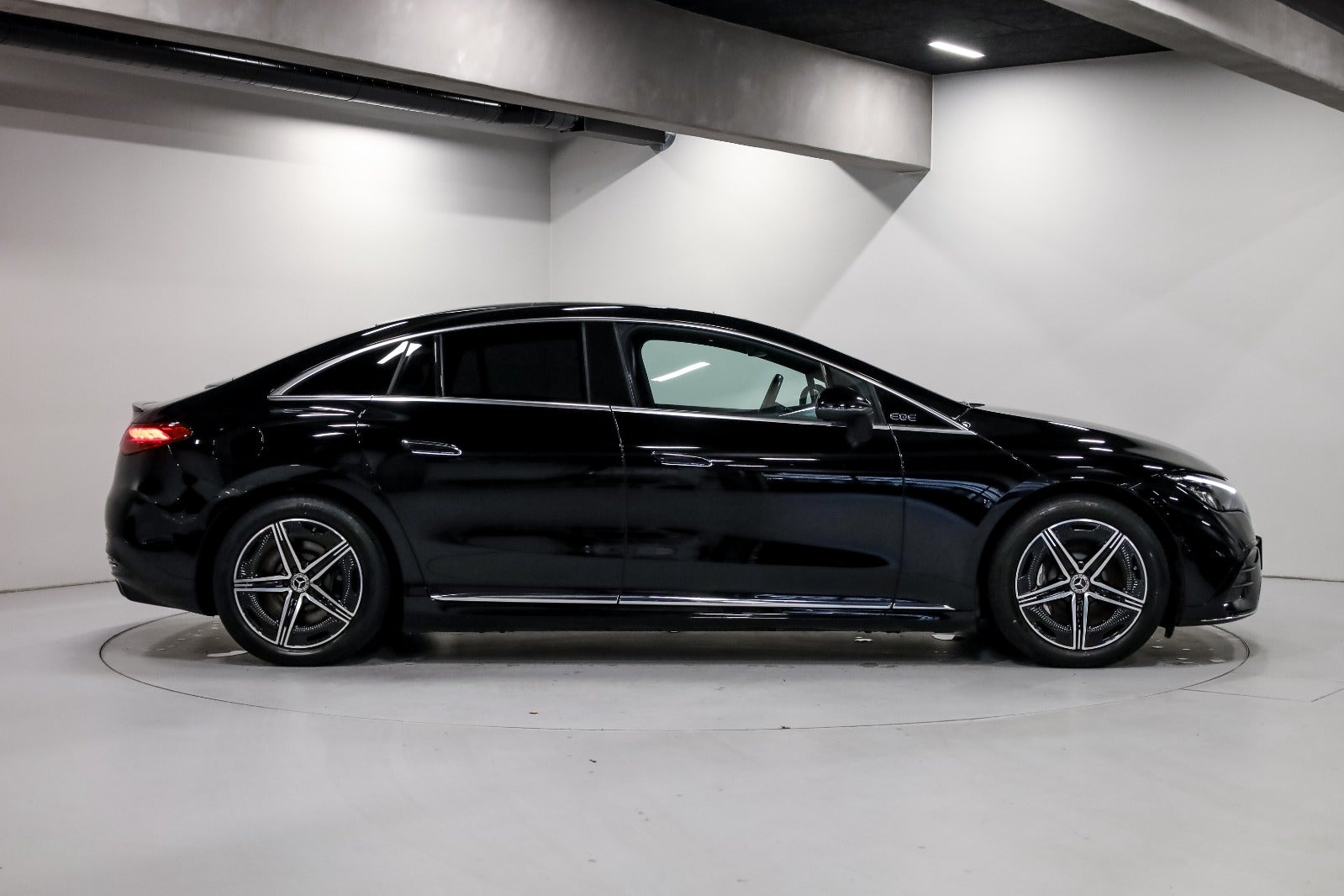 Mercedes-Benz EQE350+ AMG Line