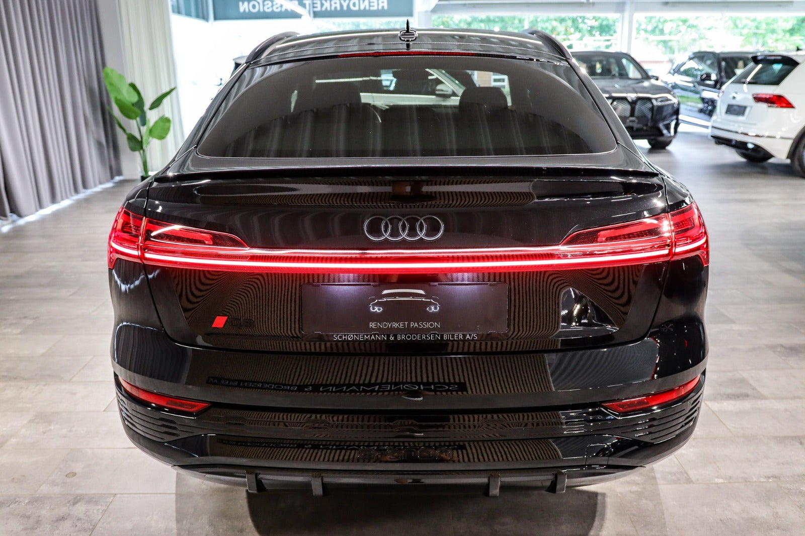 Billede af Audi Q8 e-tron 55 S-line Sportback quattro