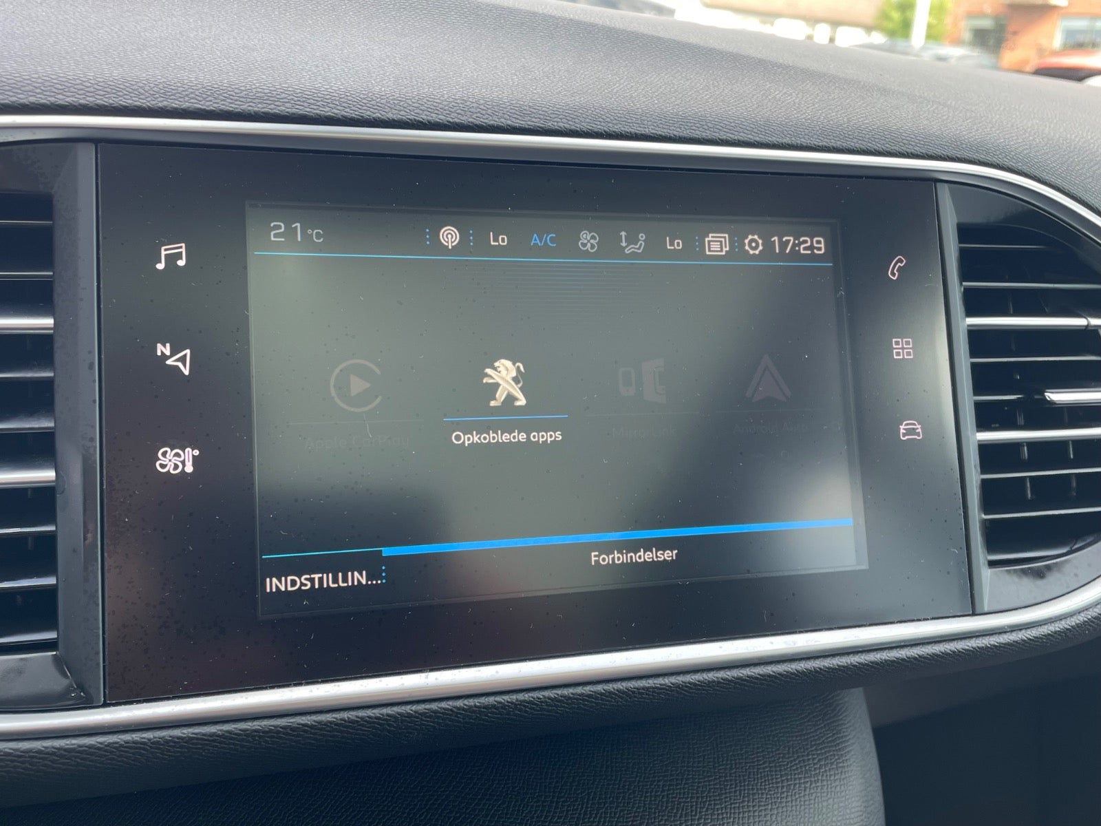 Billede af Peugeot 308 1,6 BlueHDi 120 Allure Sky SW