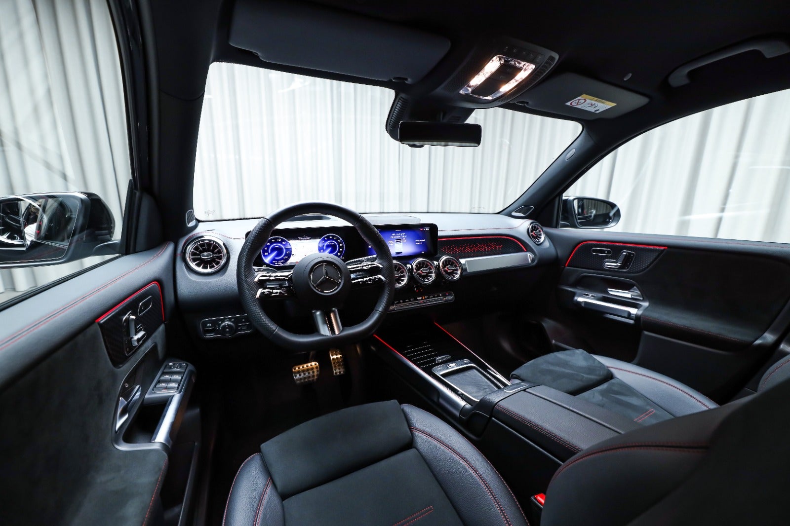 Mercedes-Benz EQB 250+ (4/8)