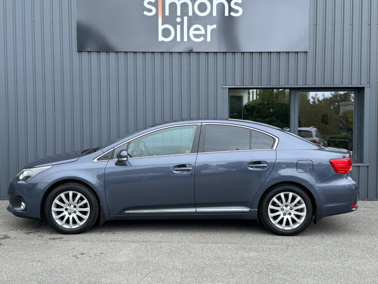 Toyota Avensis 2012