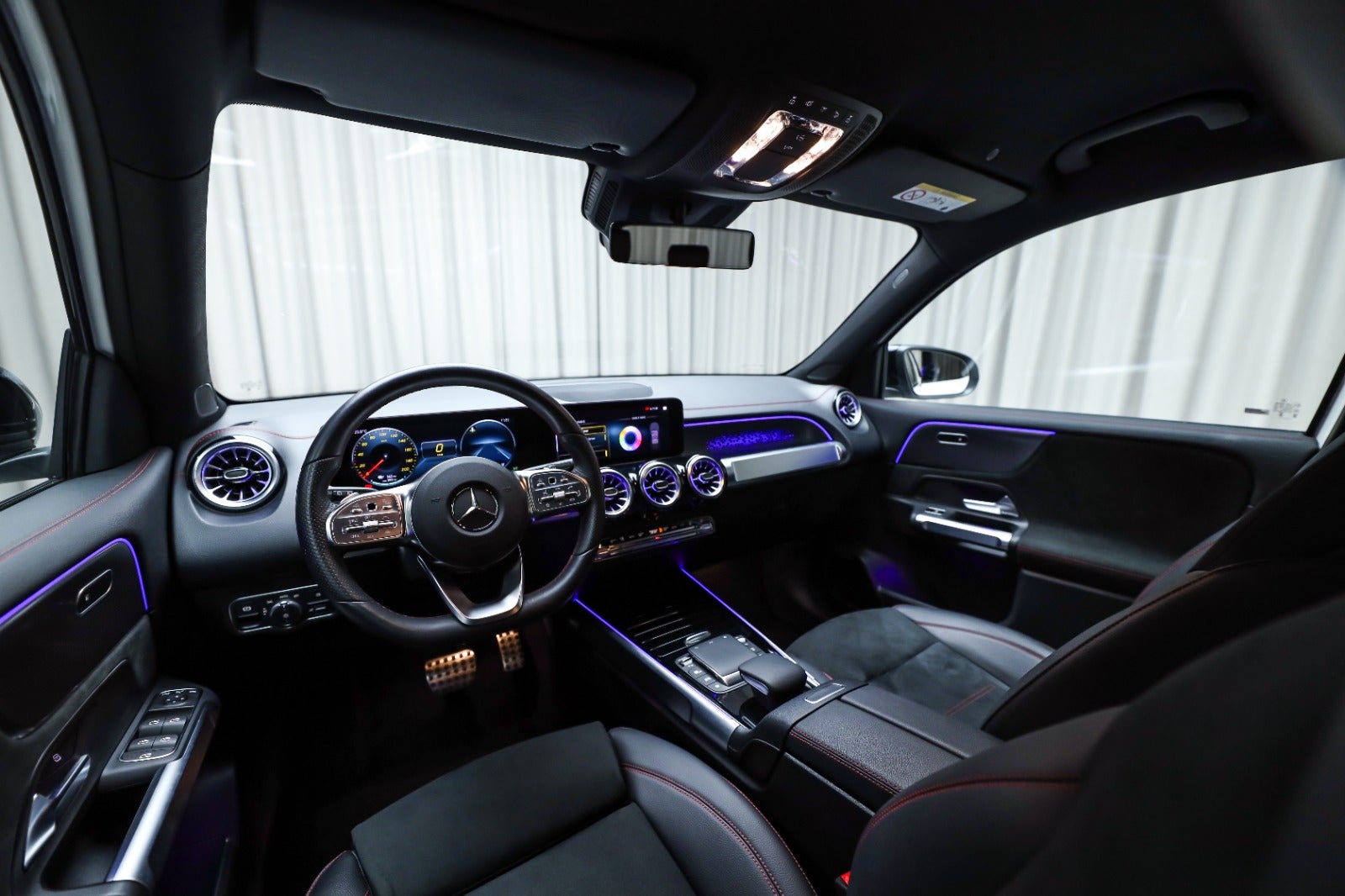Mercedes-Benz EQB 350 (4/8)