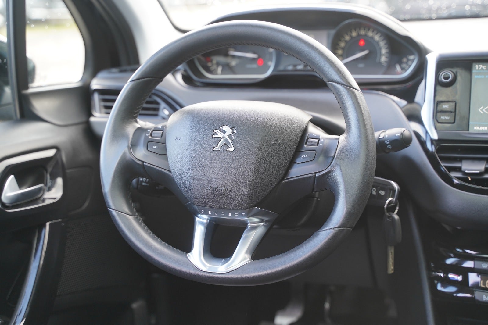Billede af Peugeot 208 1,5 BlueHDi 100 Signature Sky