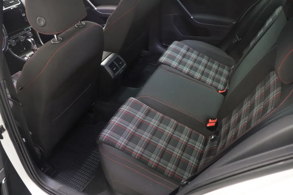 VW Golf VII GTi Performance DSG