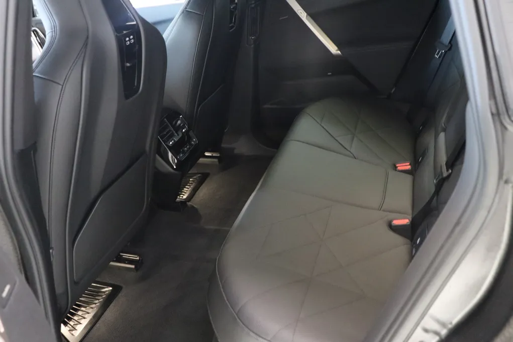 BMW iX xDrive40 Fully Charged