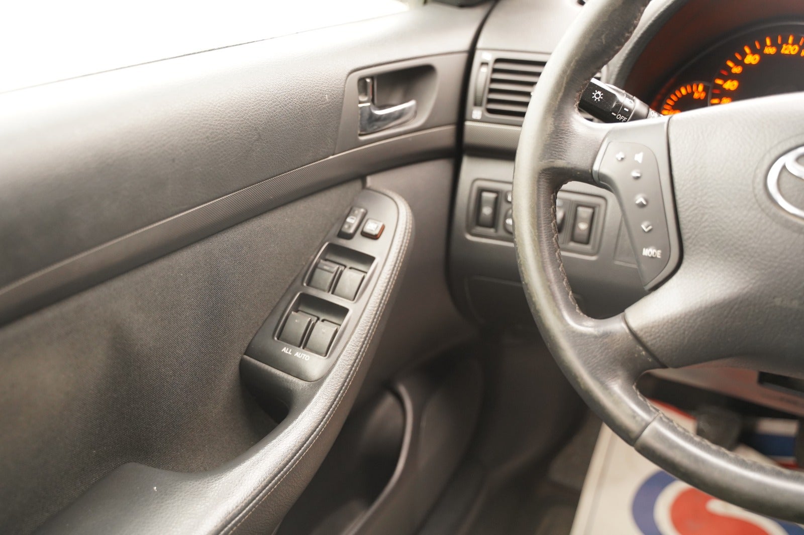 Billede af Toyota Avensis 1,8 VVT-i Terra stc.