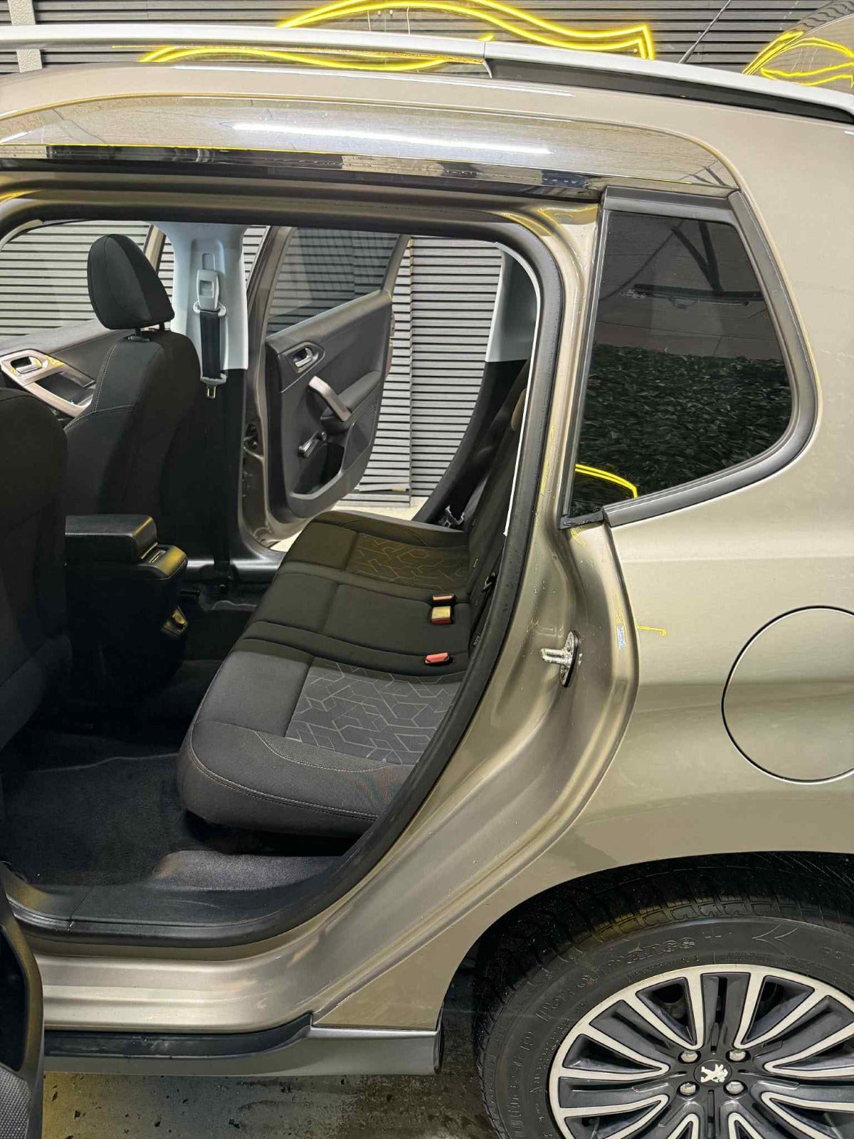 Billede af Peugeot 2008 1,2 e-THP 110 Active Sky