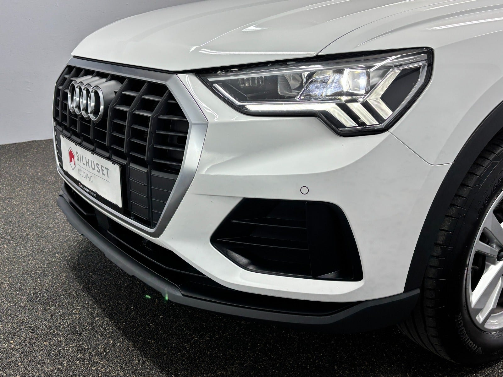 Billede af Audi Q3 45 TFSi e Attitude+ S-tr.