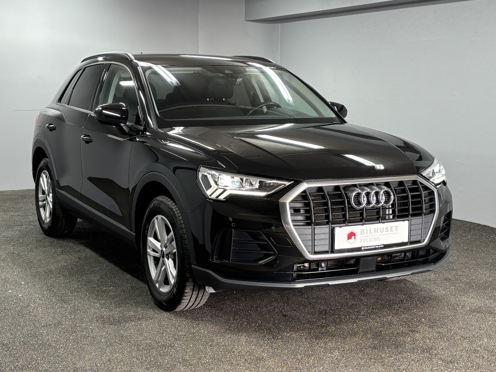 Billede af Audi Q3 45 TFSi e Attitude plus S-tr.