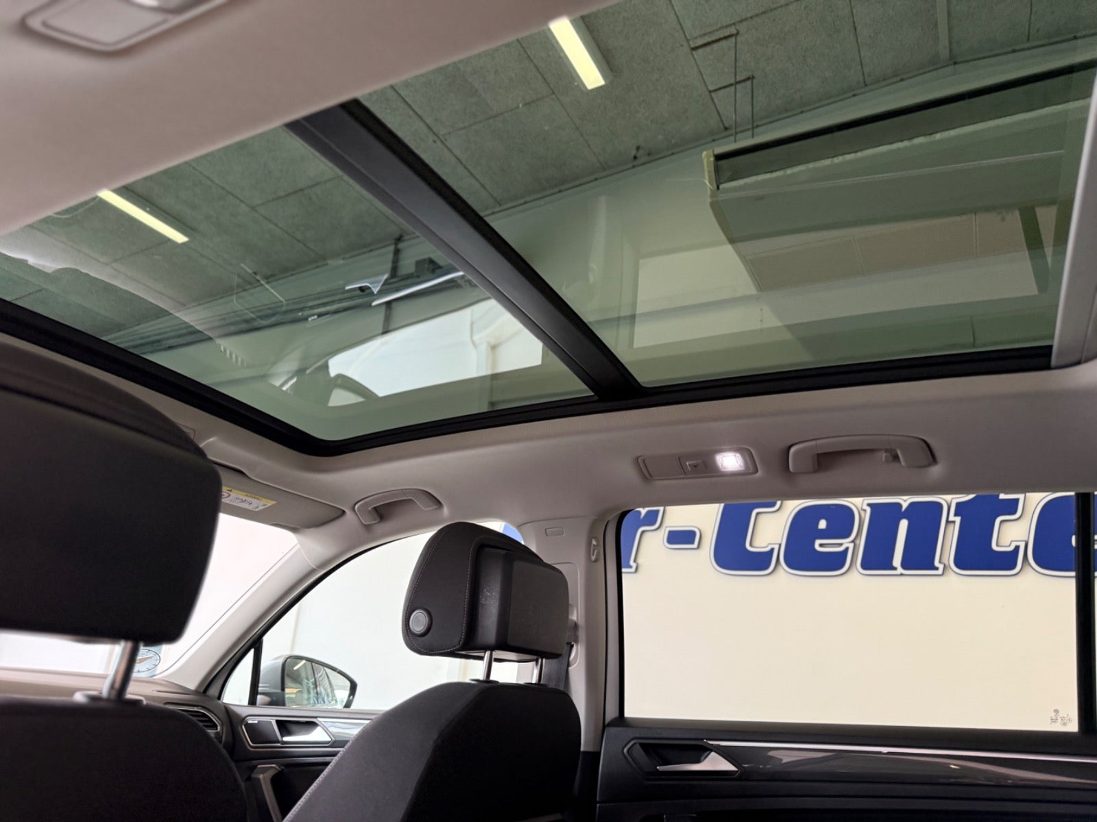 Billede af VW Tiguan Allspace 2,0 TDi 240 R-line DSG 4Motion 7prs