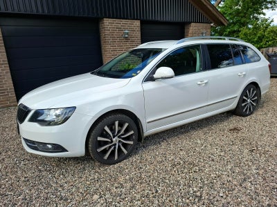 Skoda Superb 2,0 TDi 170 Elegance Combi DSG 5d