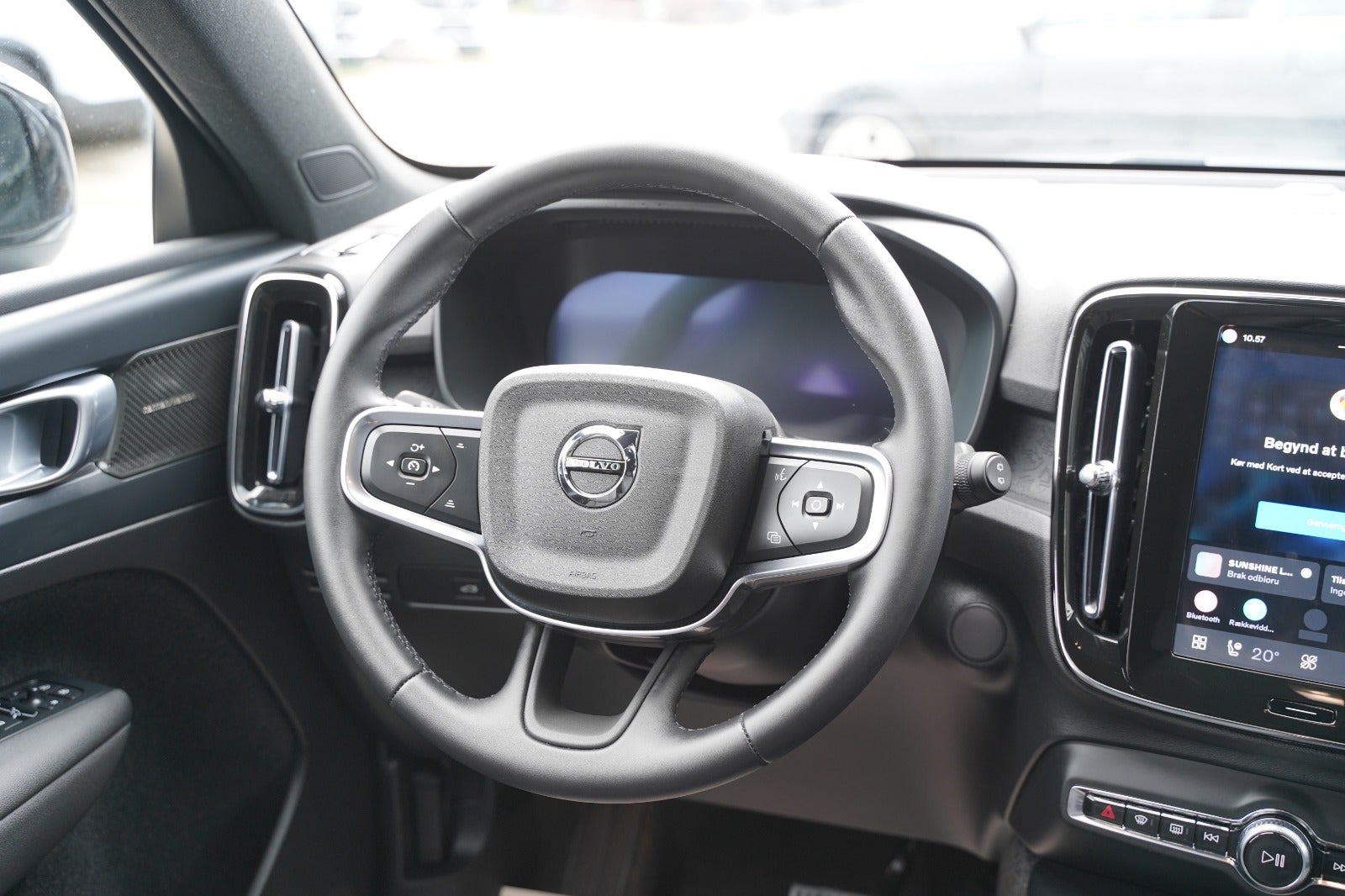 Billede af Volvo EX40  Extended Range Black Edition