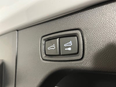 Porsche Macan Turbo Van