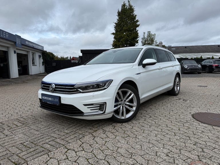 VW Passat GTE Highline Variant DSG