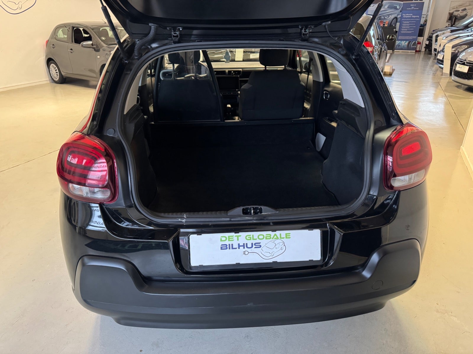 Citroën C3 PureTech 82 Iconic LTD Van