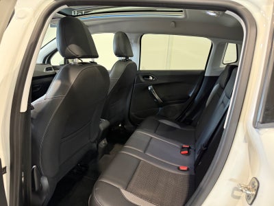 Peugeot 2008 BlueHDi 100 Allure Sky