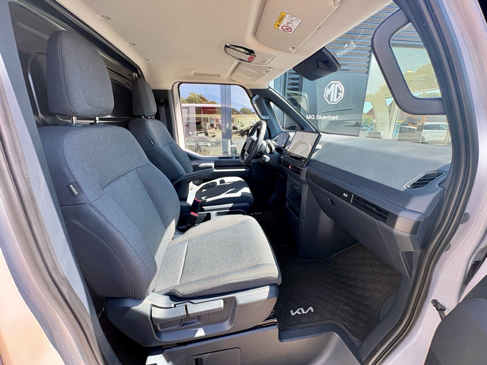 Kia PV5 Cargo L1H1 Long Range Work Pro
