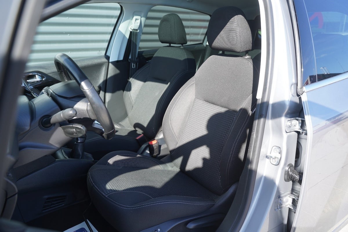 Billede af Peugeot 208 1,5 BlueHDi 100 Allure Sky