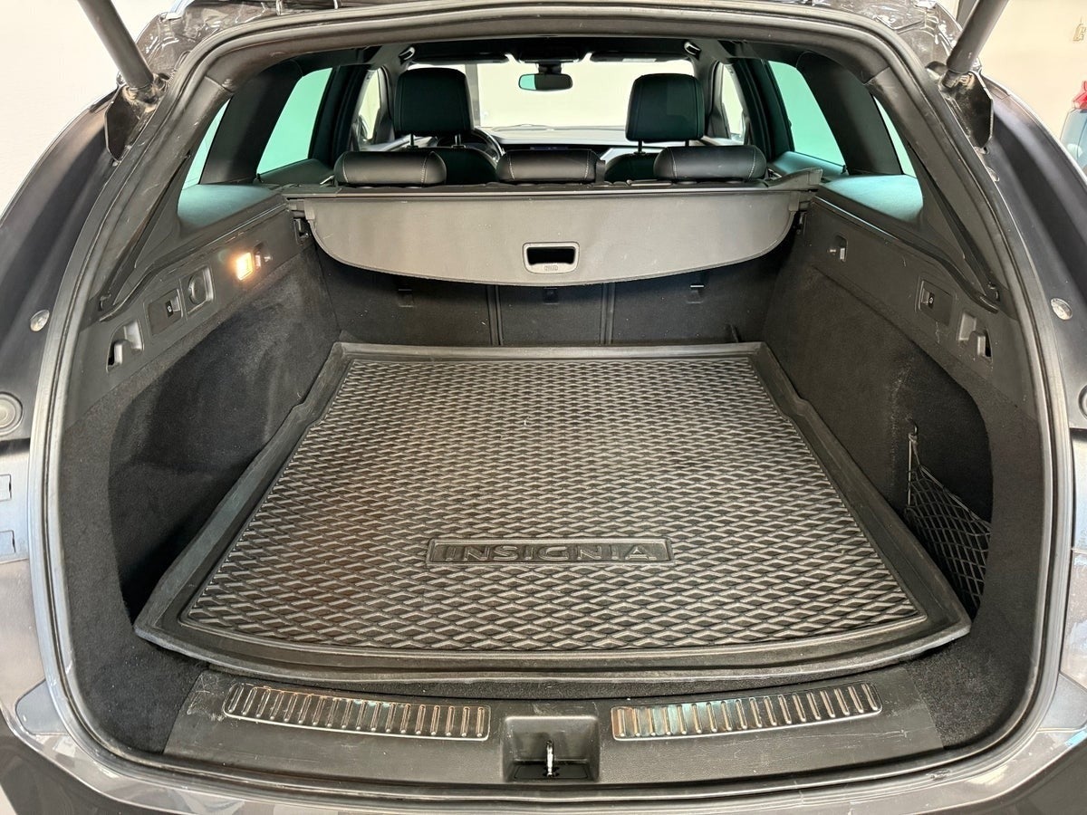Opel Insignia D 174 Ultimate Sport Tourer aut.