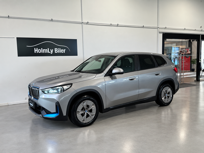 BMW  iX1 xDrive30