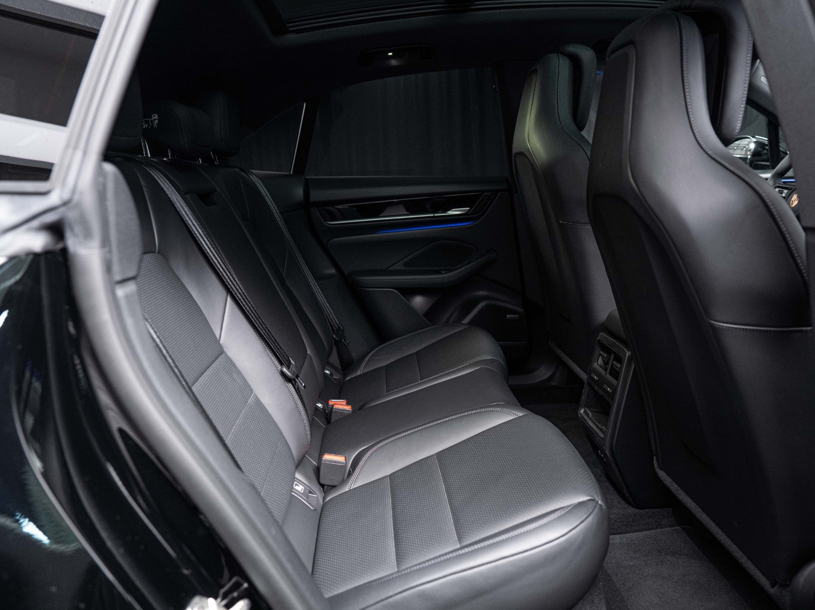 Gallery image 18 of 18