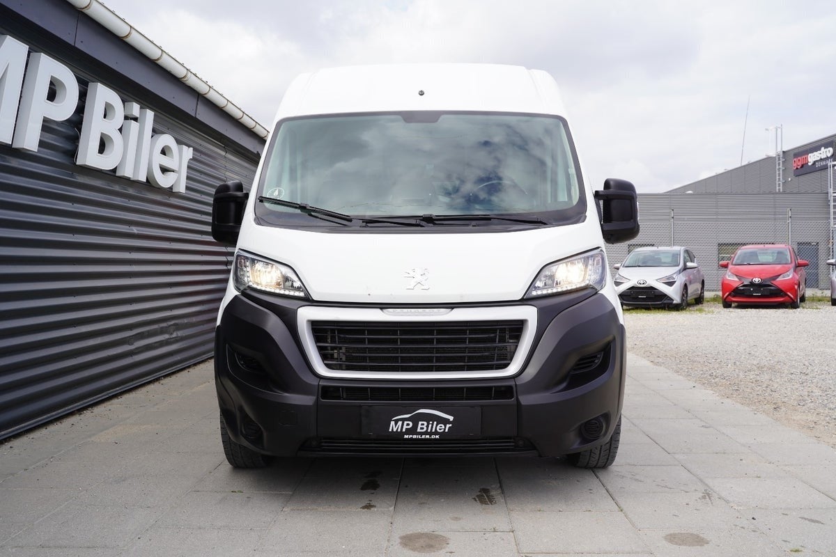 Billede af Peugeot Boxer 335 2,2 BlueHDi 165 L3H2 Premium