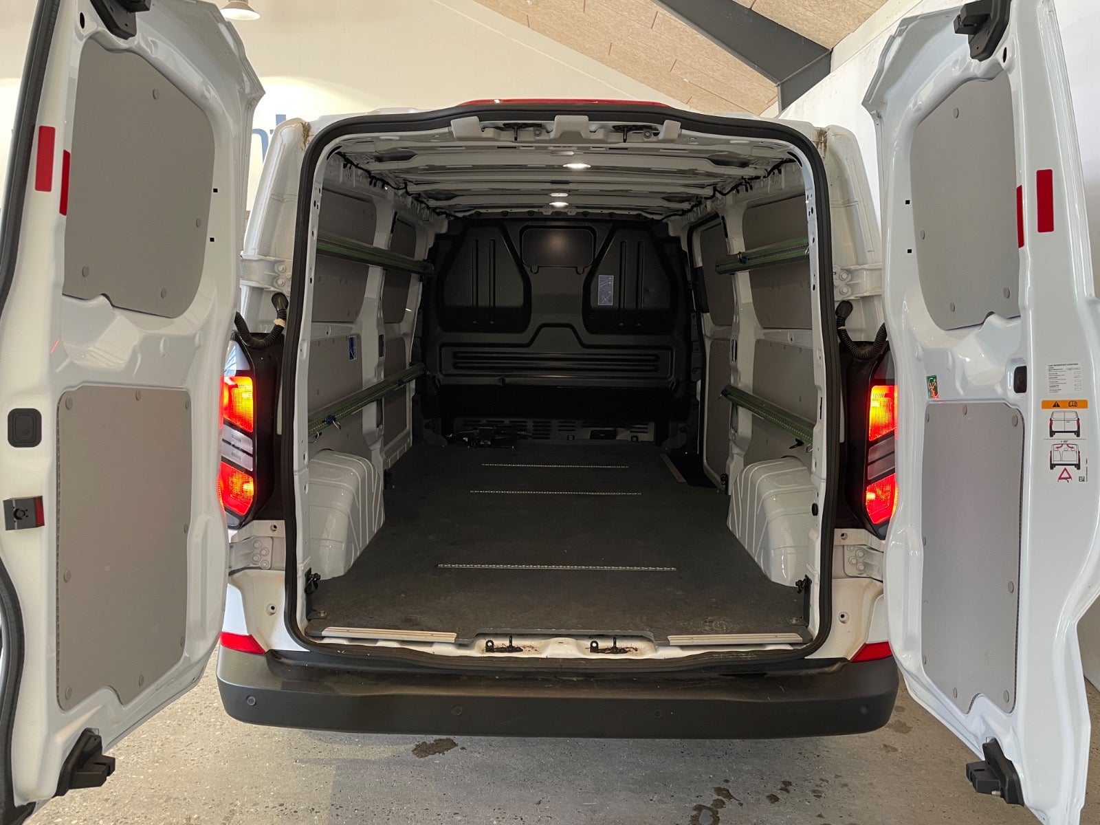 Ford Transit Custom 320L EcoBlue Trend
